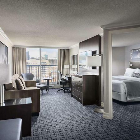 Best Western Plus Ottawa Downtown Suites Екстериор снимка
